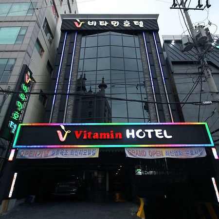 Vitamin Hotel Busan Exteriör bild