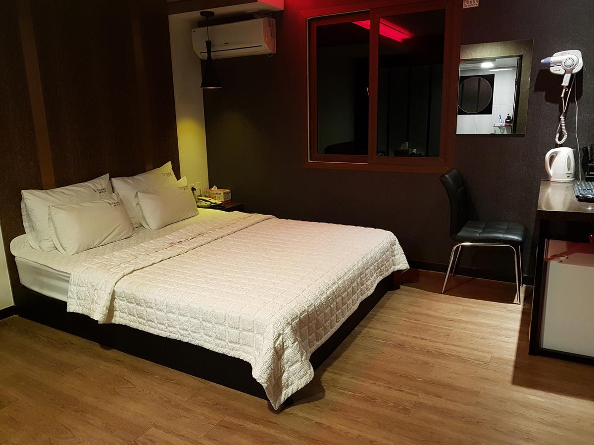 Vitamin Hotel Busan Exteriör bild