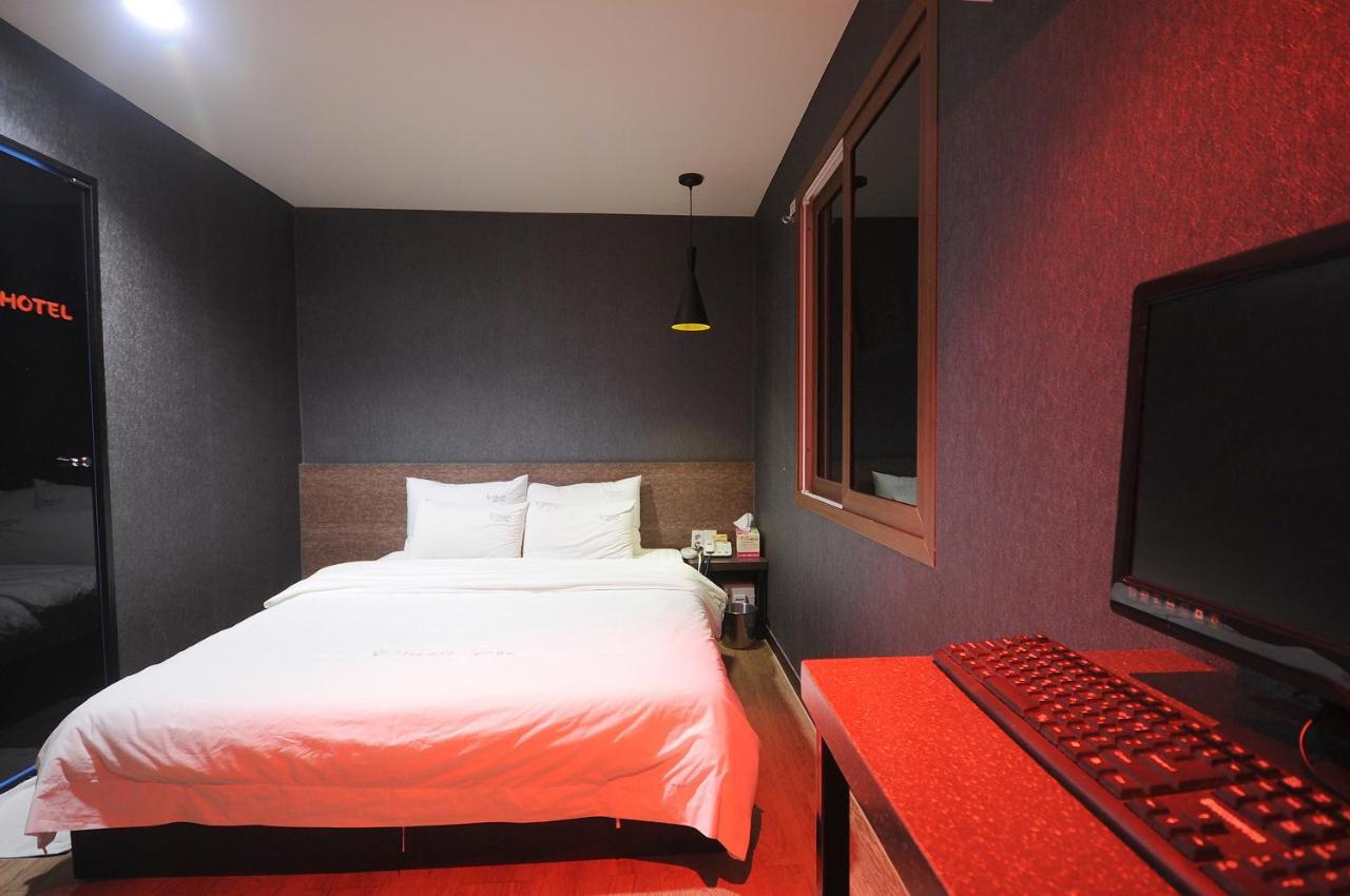 Vitamin Hotel Busan Exteriör bild