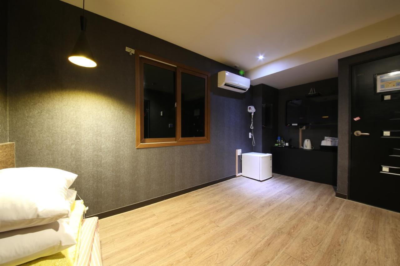 Vitamin Hotel Busan Exteriör bild